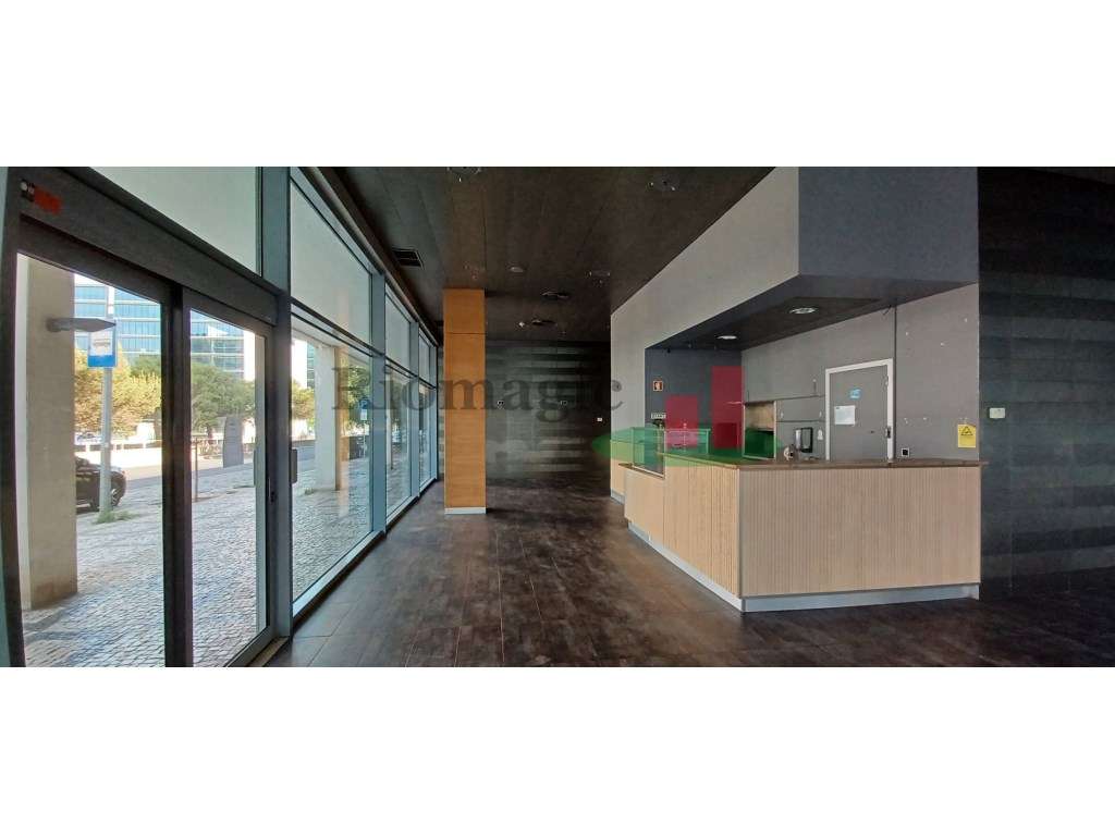 Loja - Parque das Nações - Grande imagem: 2/29