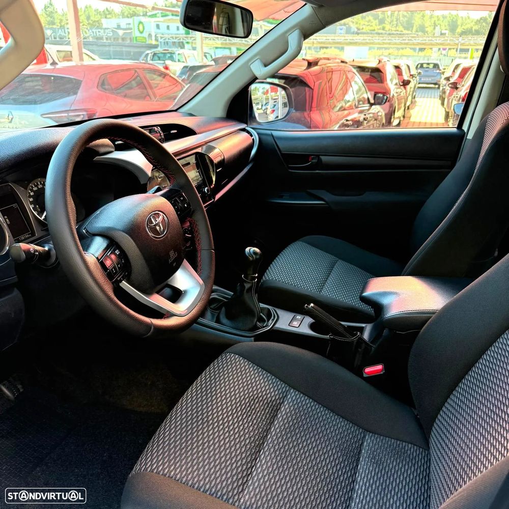 Toyota Hilux 2.4 D-4D 4WD Tracker - 4