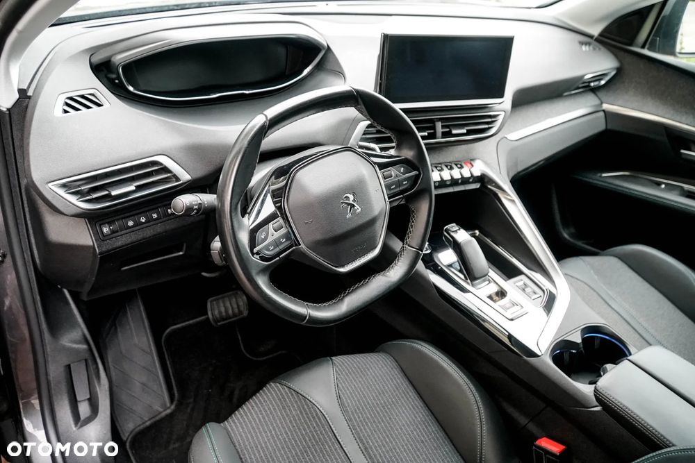 Peugeot 3008 225 e-EAT8 Allure - 23