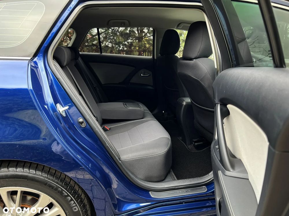 Toyota Avensis 1.6 Business Edition - 23