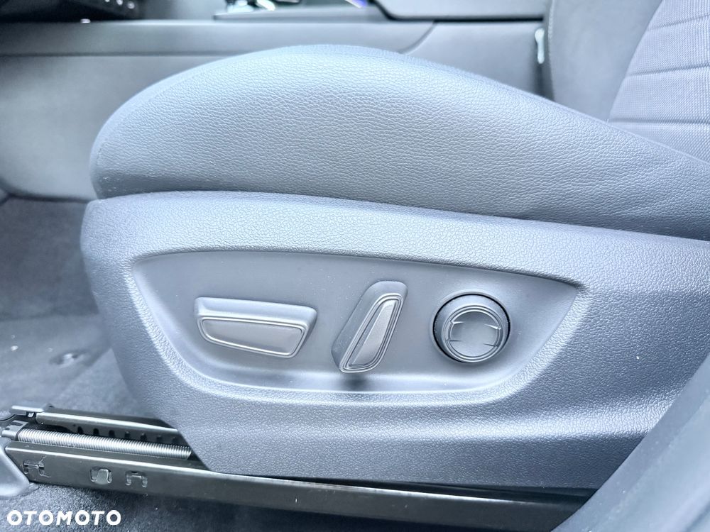 Toyota C-HR 2.0 Hybrid Dynamic Force Executive - 23