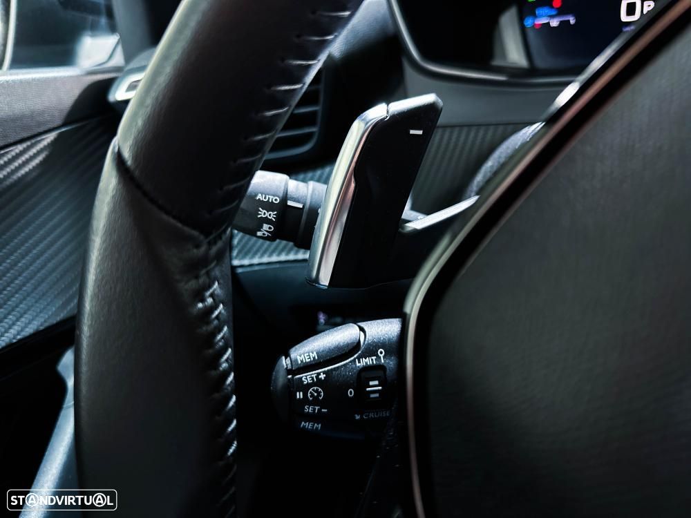 Peugeot 2008 Hybrid 145 e-DSC Allure - 30