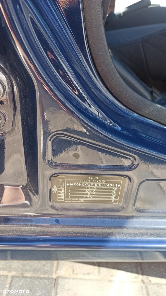 Ford Fiesta 1.3 Ambiente - 10