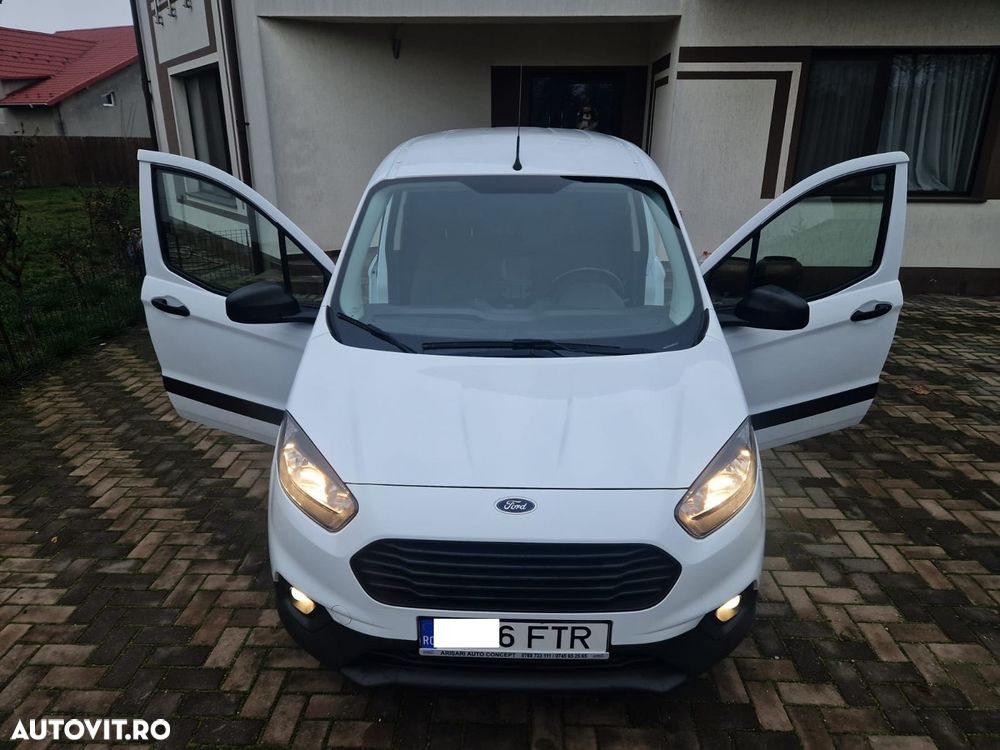 Ford Tourneo Courier - 18