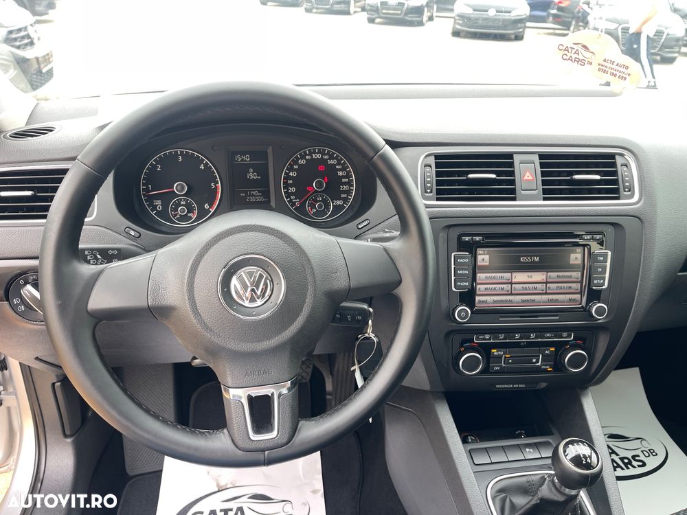 Volkswagen Jetta 1.6 TDI Blue Motion Technology Life - 33