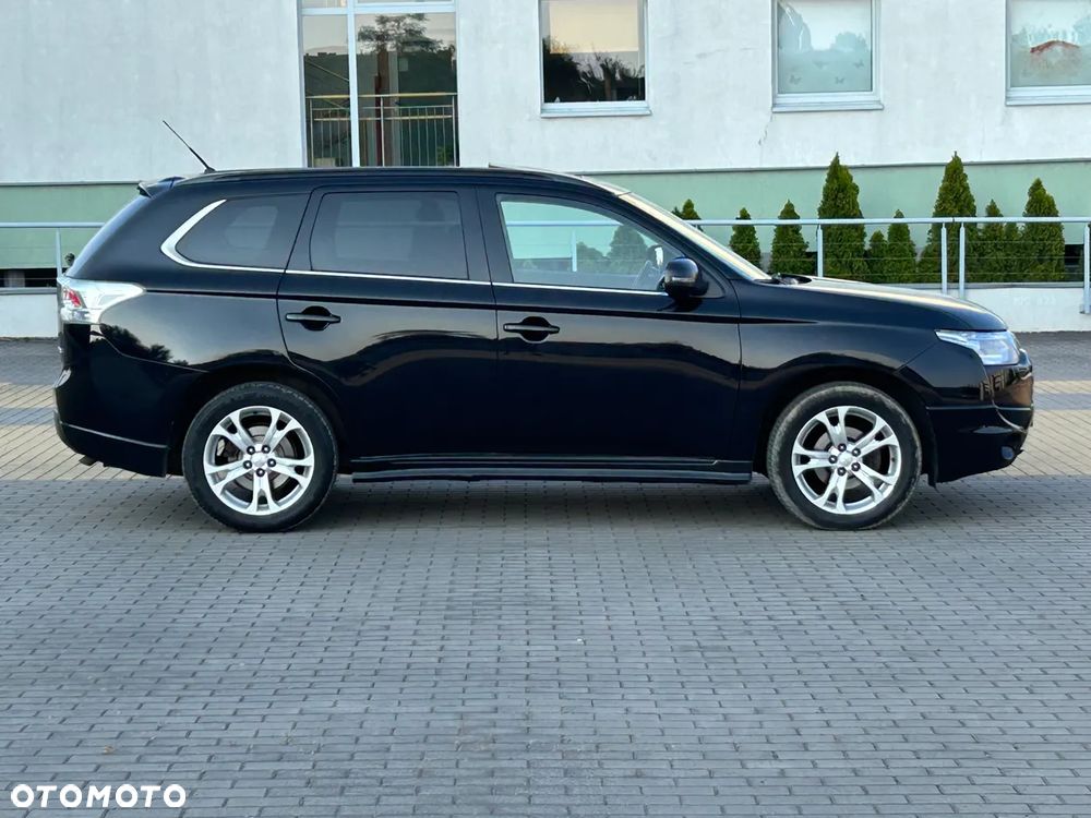 Mitsubishi Outlander 2.2 DI-D 4WD Automatik Instyle - 3
