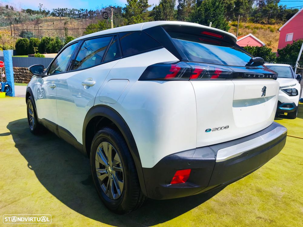 Peugeot e-2008 50 kWh Active - 1