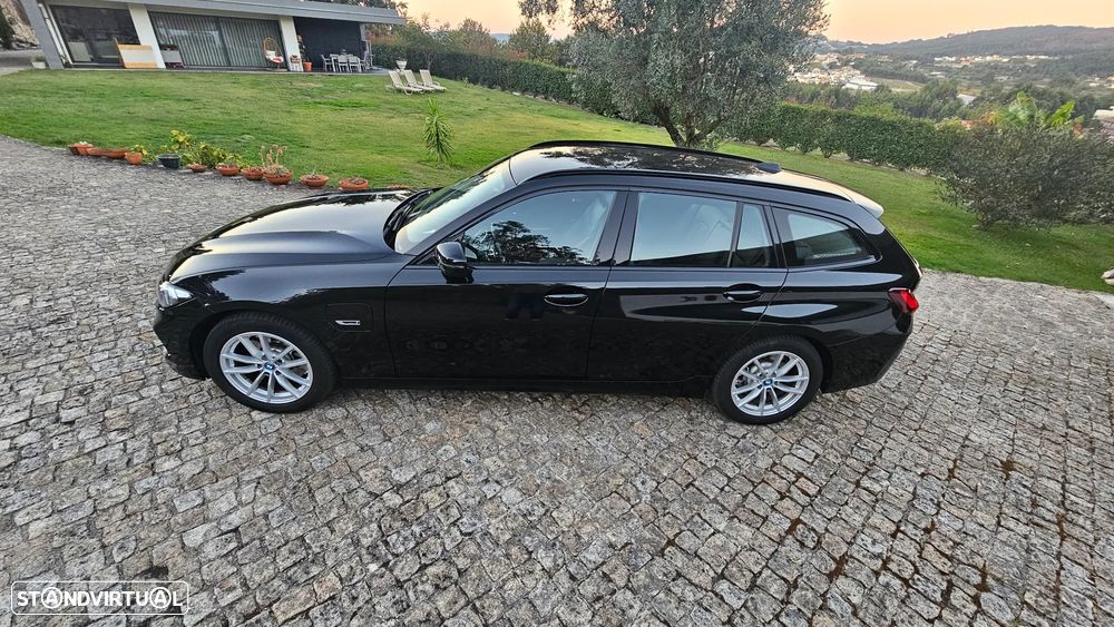 BMW 330 e Touring Line Sport Auto - 47