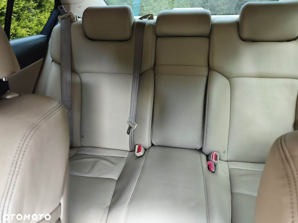 Lexus GS - 10