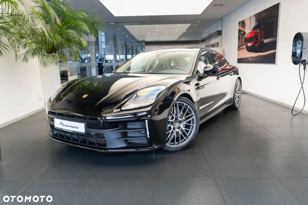Porsche Panamera 4 E-Hybrid PHEV - 1
