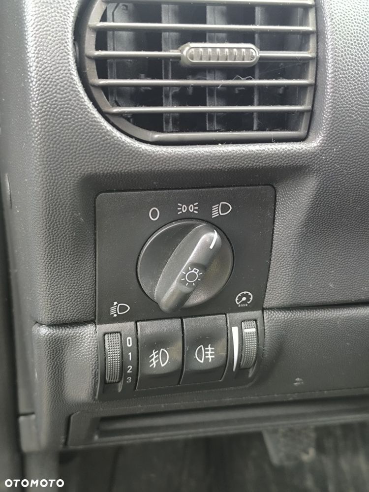 Opel Corsa - 8