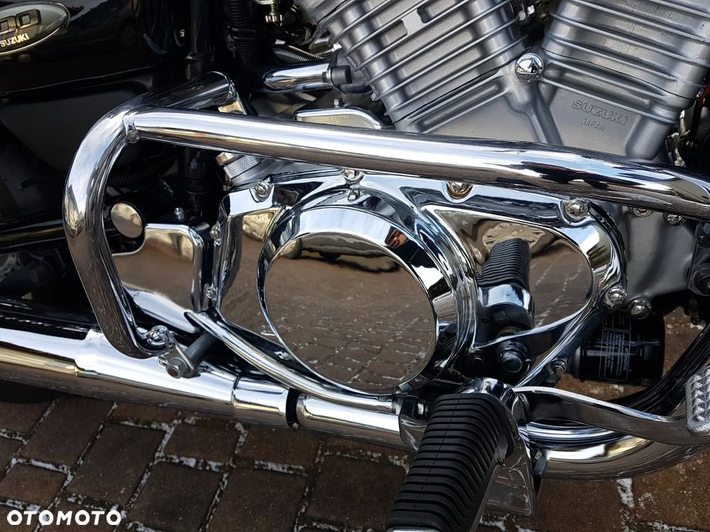 Suzuki Intruder - 14