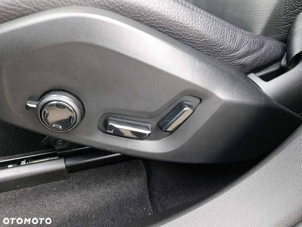 Volvo XC 60 B4 D AWD Plus Bright - 15