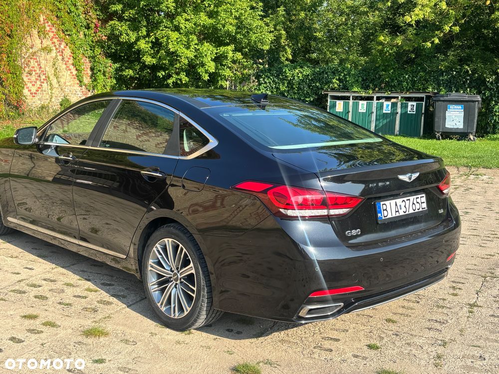 Hyundai Genesis - 4
