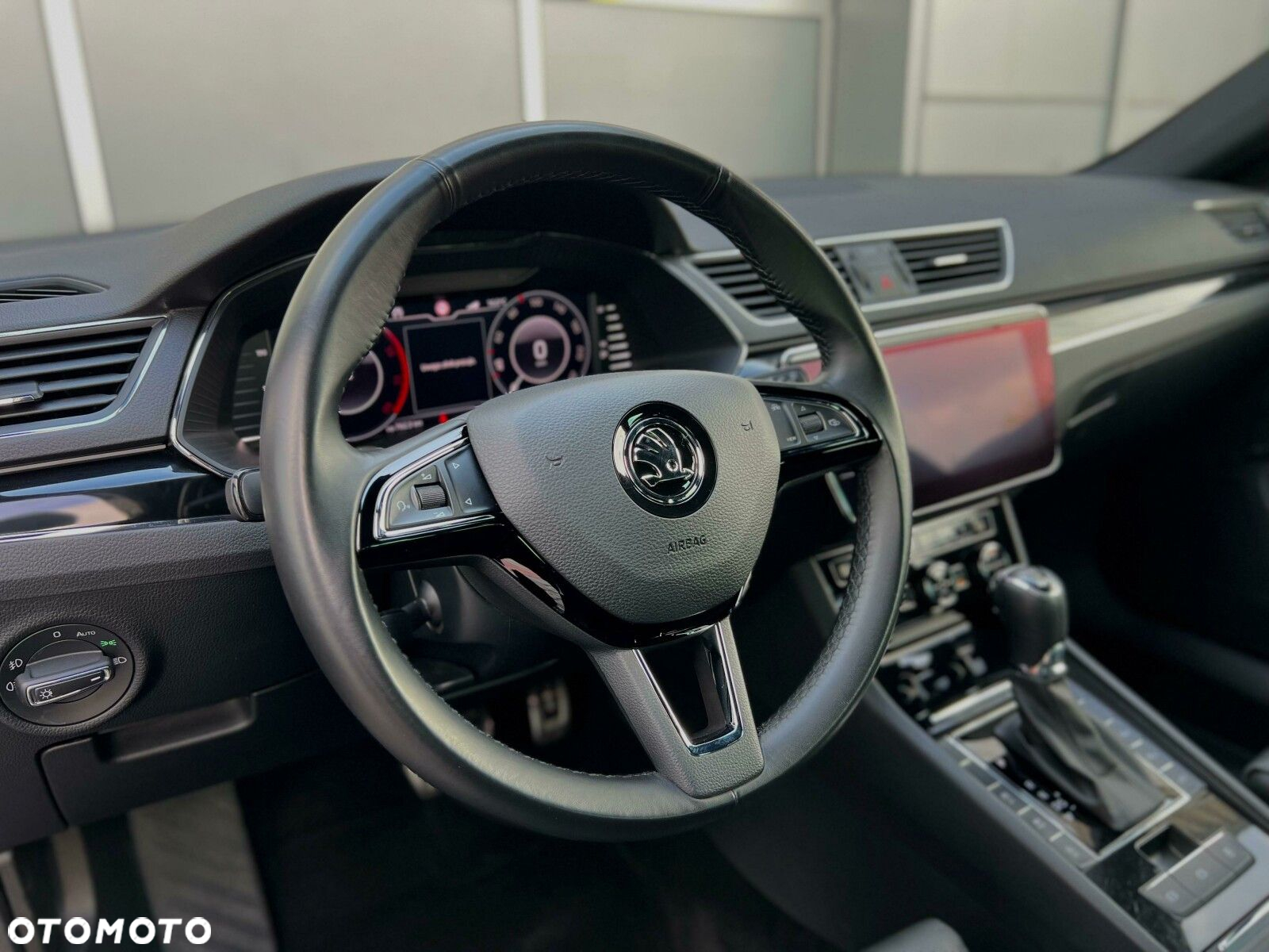Skoda Superb 2.0 TDI 4x4 L&K DSG - 11