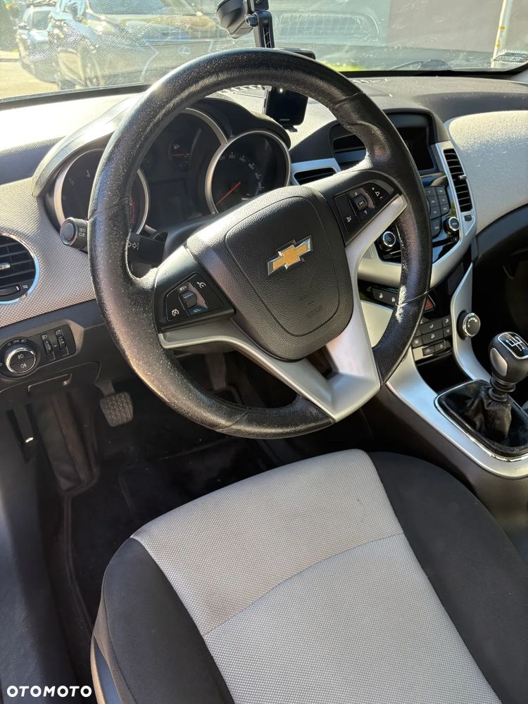 Chevrolet Cruze 1.6 LT - 12