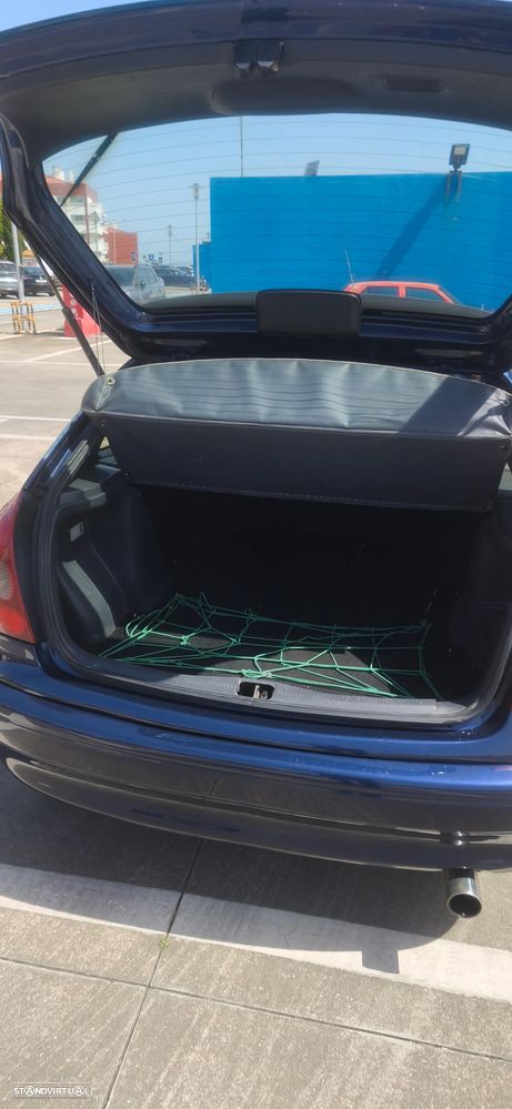 Toyota Corolla 2.0 D-4D Sol - 17