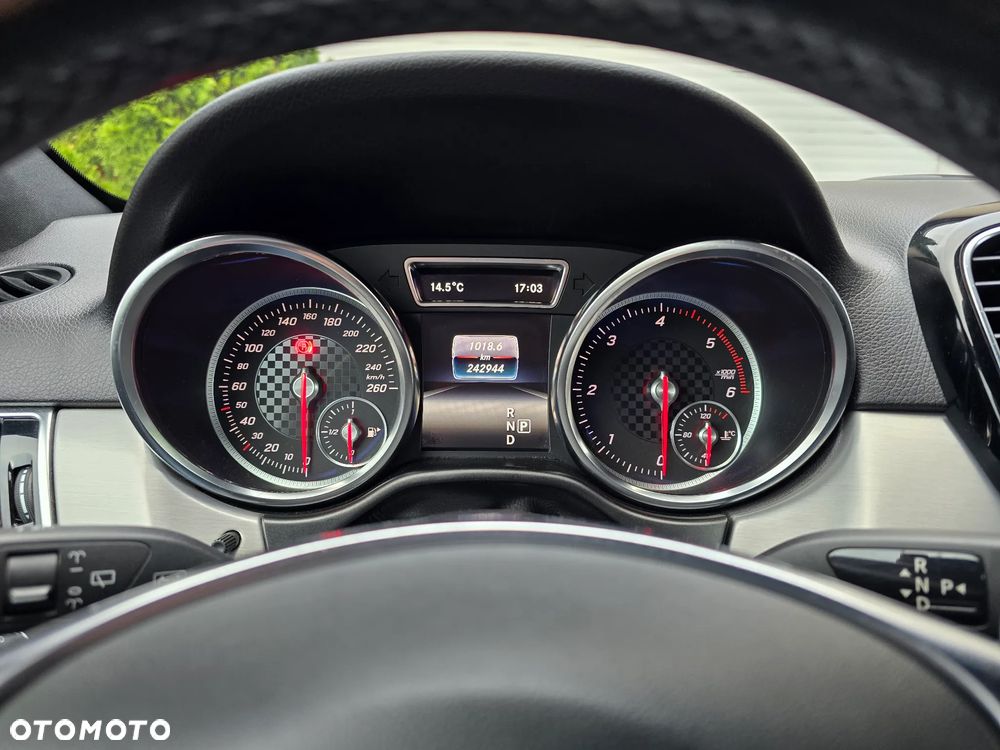 Mercedes-Benz GLE - 10