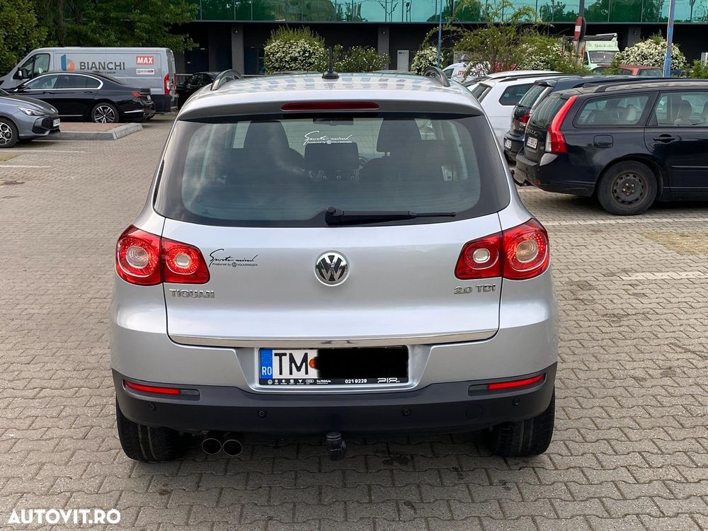 Volkswagen Tiguan - 5