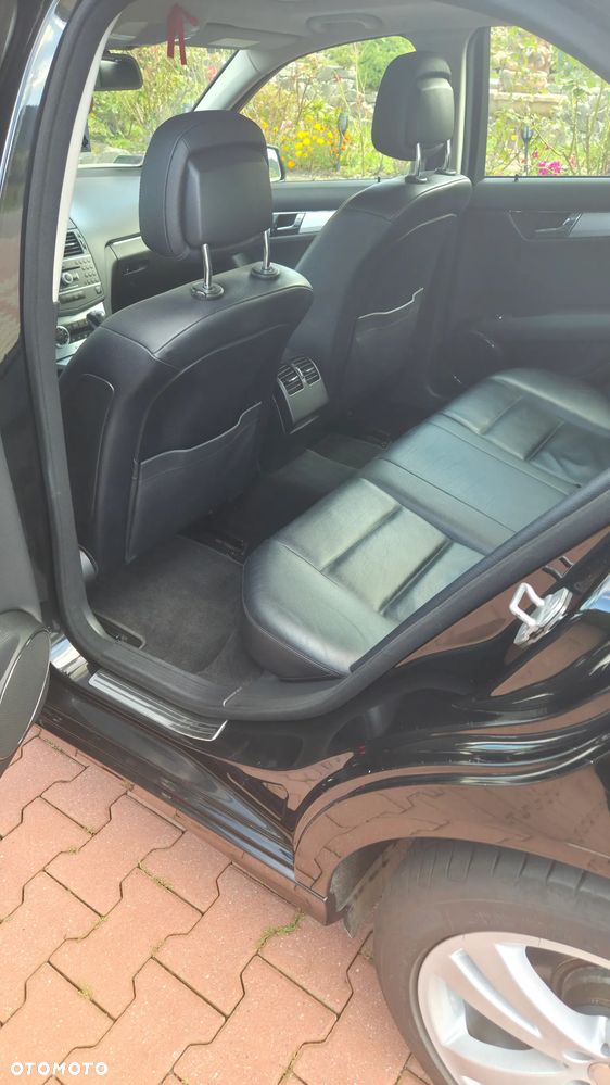 Mercedes-Benz Klasa C 250 CDI DPF Automatik BlueEFFICIENCY Elegance - 14