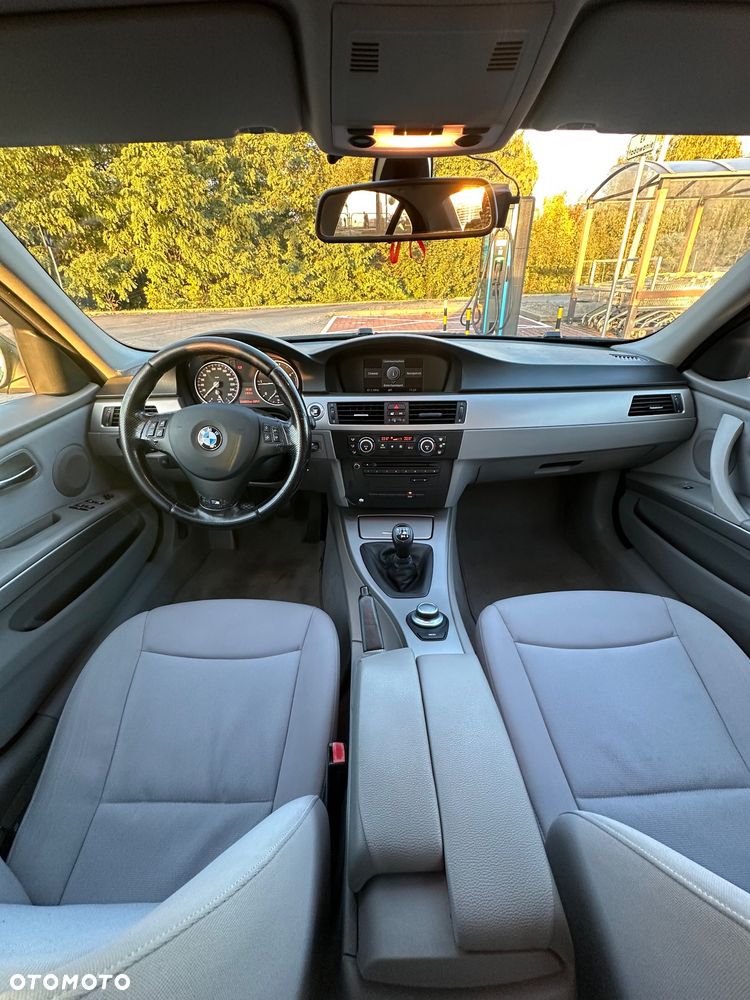 BMW Seria 3 320d - 27
