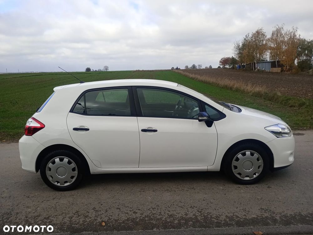 Toyota Auris - 15