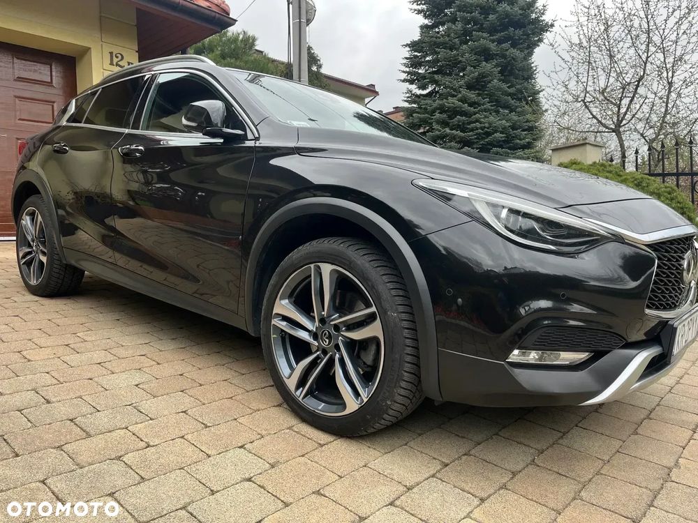 Infiniti QX30 2.0t Premium AWD 7DCT - 3
