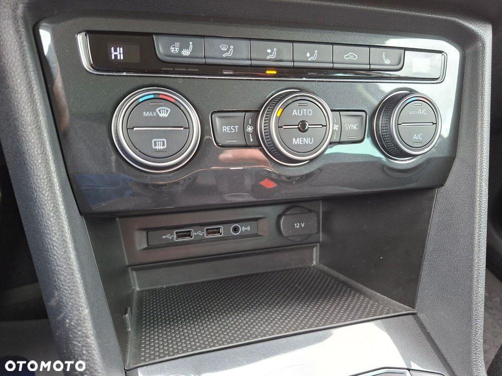 Volkswagen Tiguan - 20