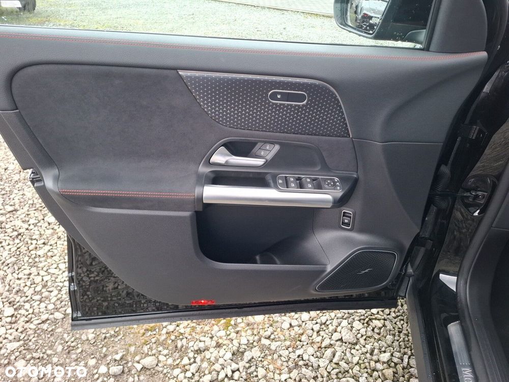 Mercedes-Benz GLA 220 d 4-Matic AMG Line - 16