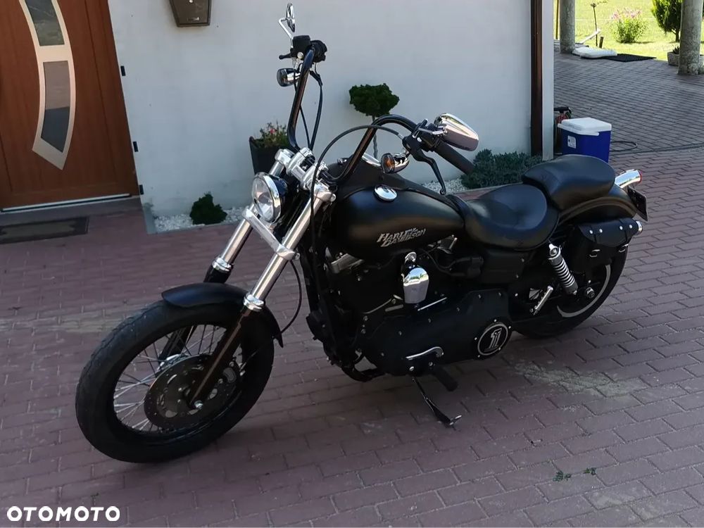 Harley-Davidson Dyna Street Bob - 8