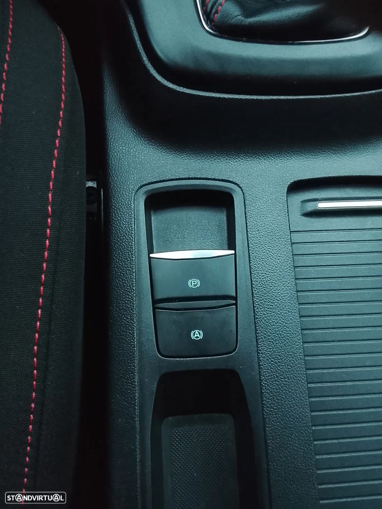 Ford Focus 1.0 EcoBoost MHEV ST-Line - 16