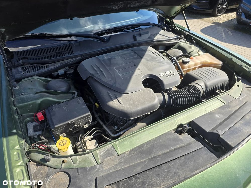 Dodge Challenger - 13