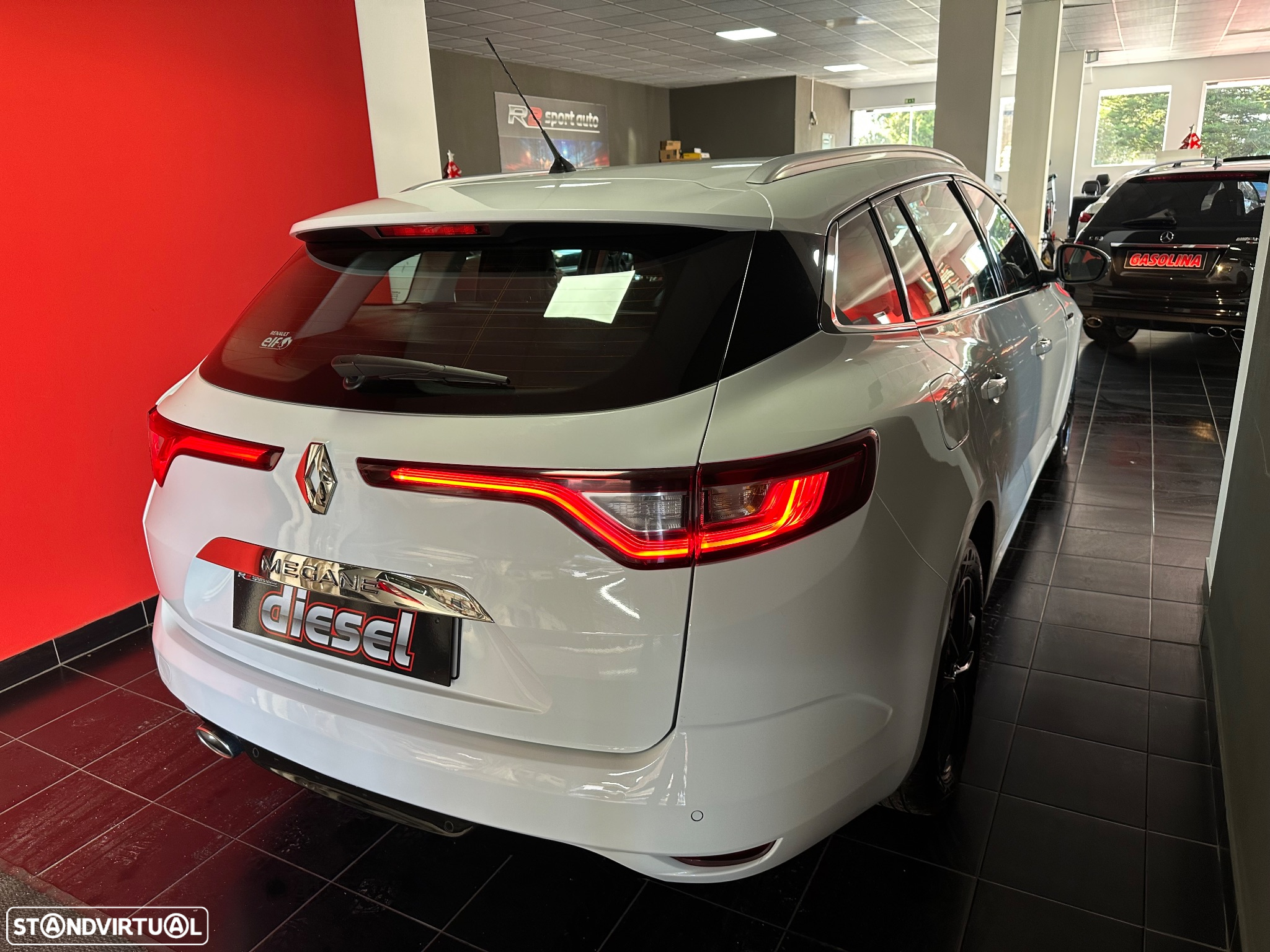 Renault Mégane Sport Tourer ENERGY dCi 110 EDC INTENS - 4