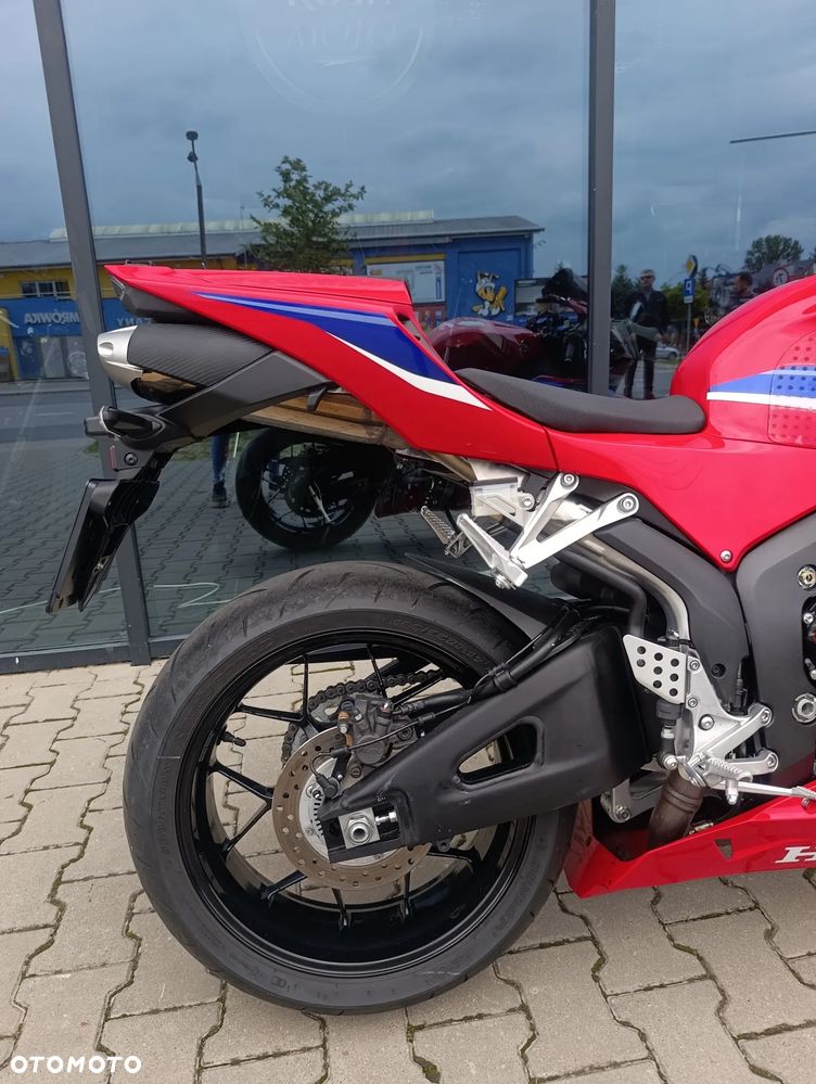 Honda CBR - 9