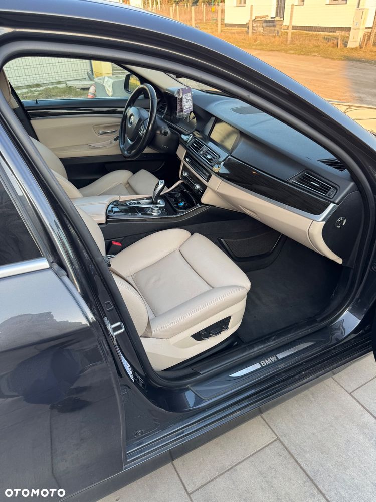 BMW Seria 5 525d xDrive Modern Line - 11