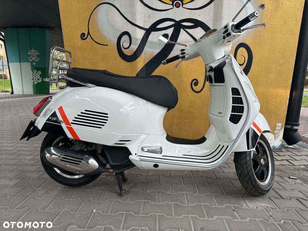 Vespa GTS - 5