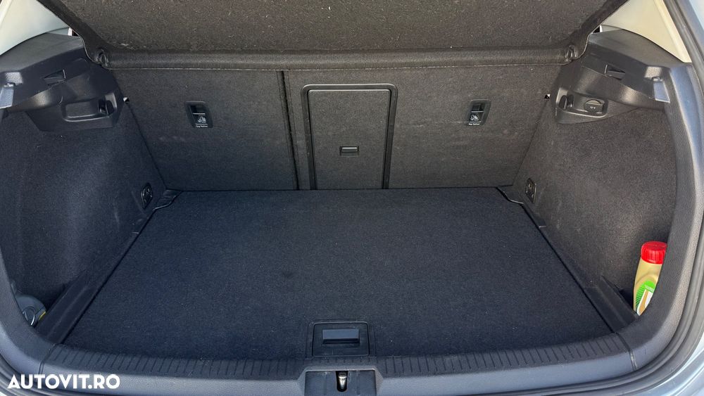 Volkswagen Golf 1.6 TDI BlueMotion Technology Comfortline - 16