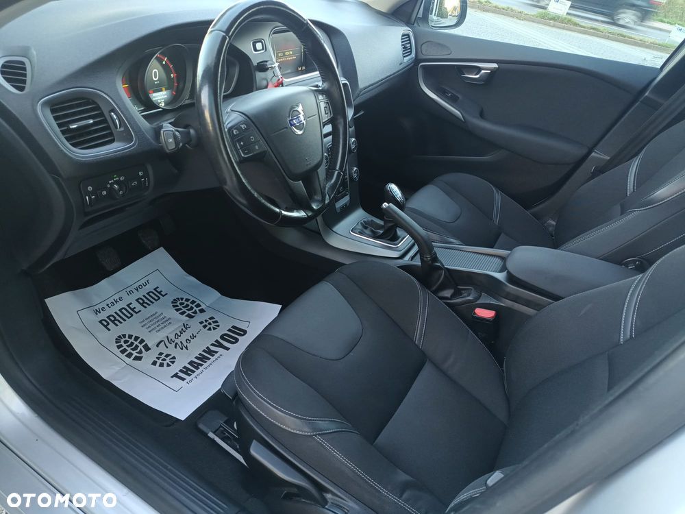 Volvo V40 D4 Momentum - 21