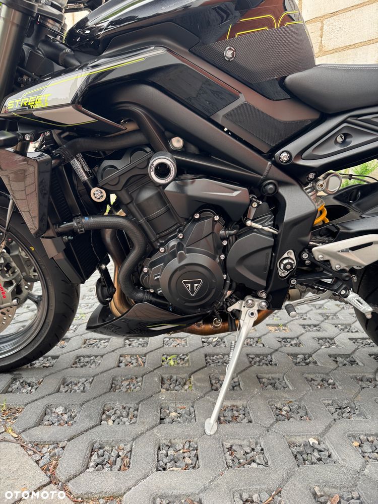 Triumph Street Triple - 22