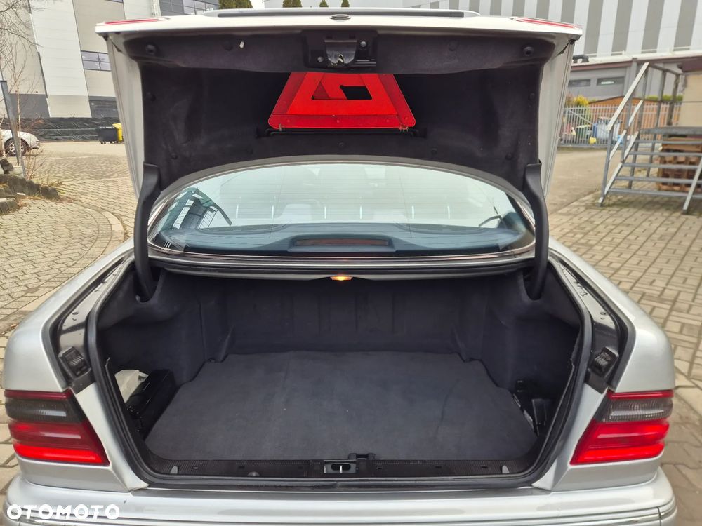 Mercedes-Benz Klasa E 220 CDI Avantgarde - 19