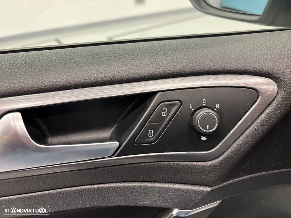 VW Golf 1.6 TDI Confortline - 19