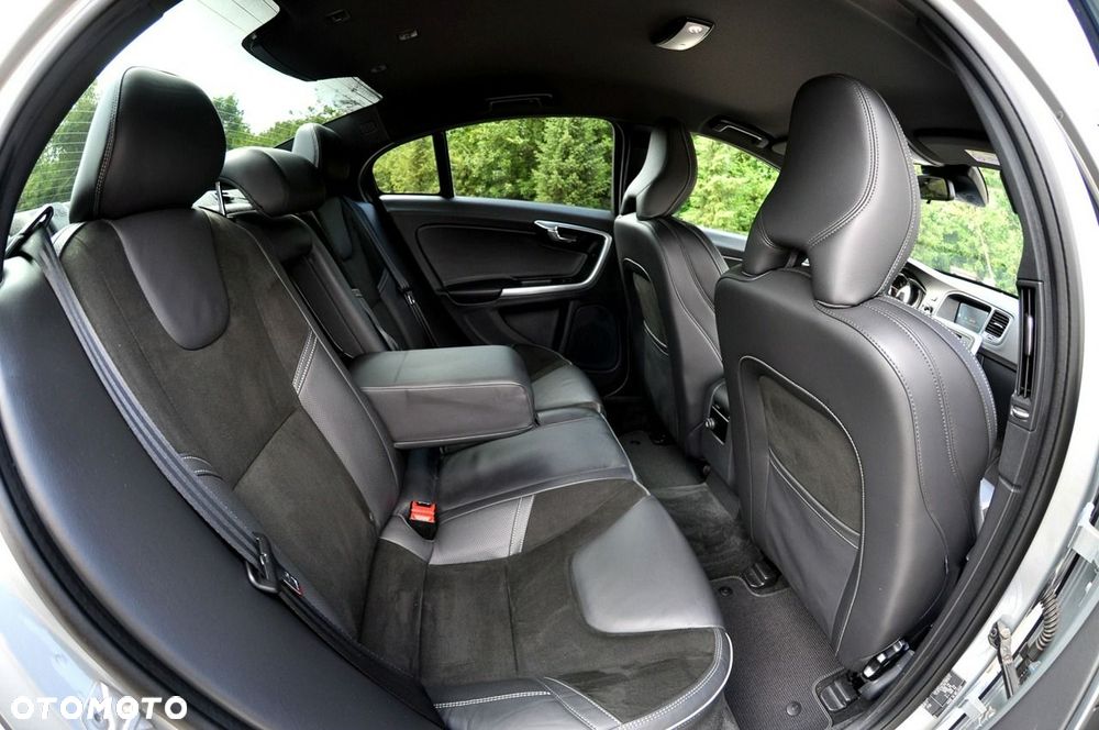Volvo S60 D3 Drive-E R-Design Momentum - 9