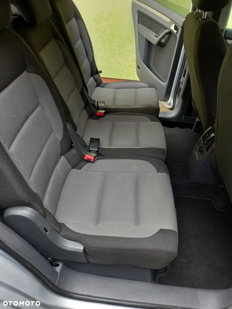 Volkswagen Touran 2.0 TDI DPF DSG United - 6