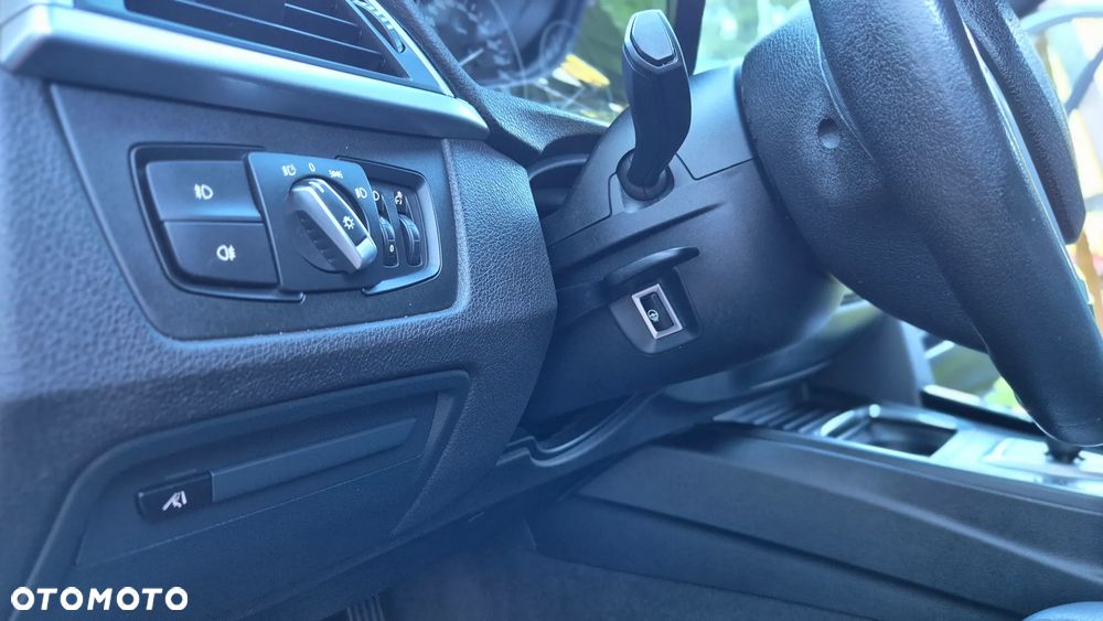 BMW Seria 3 320i xDrive Advantage sport - 21