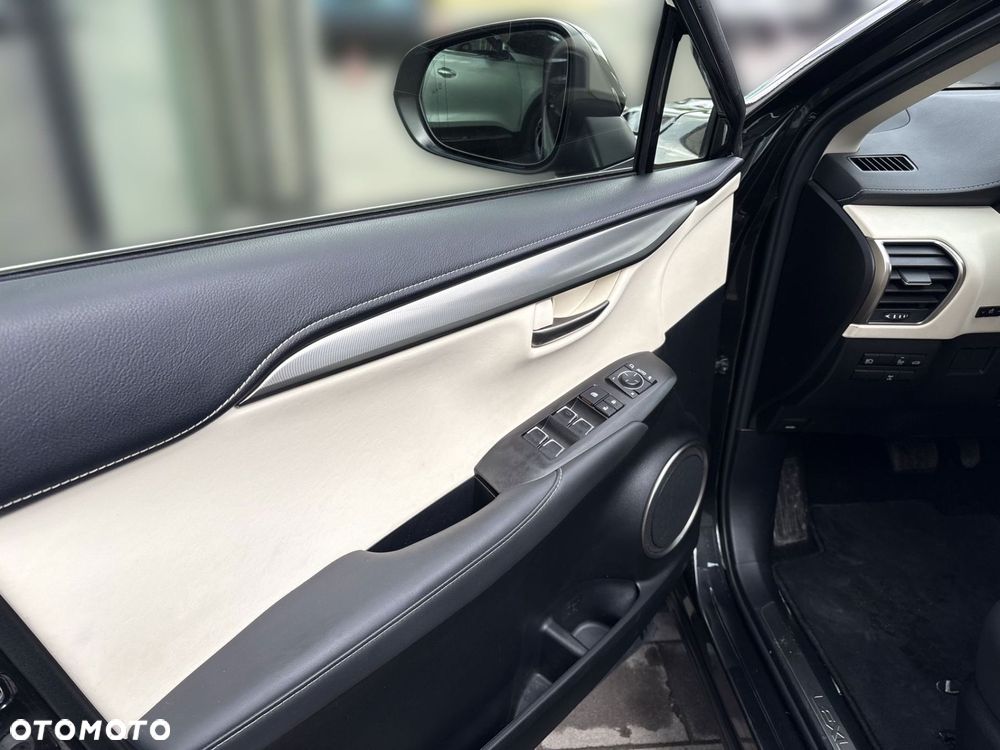 Lexus NX 300 F Impression AWD - 10