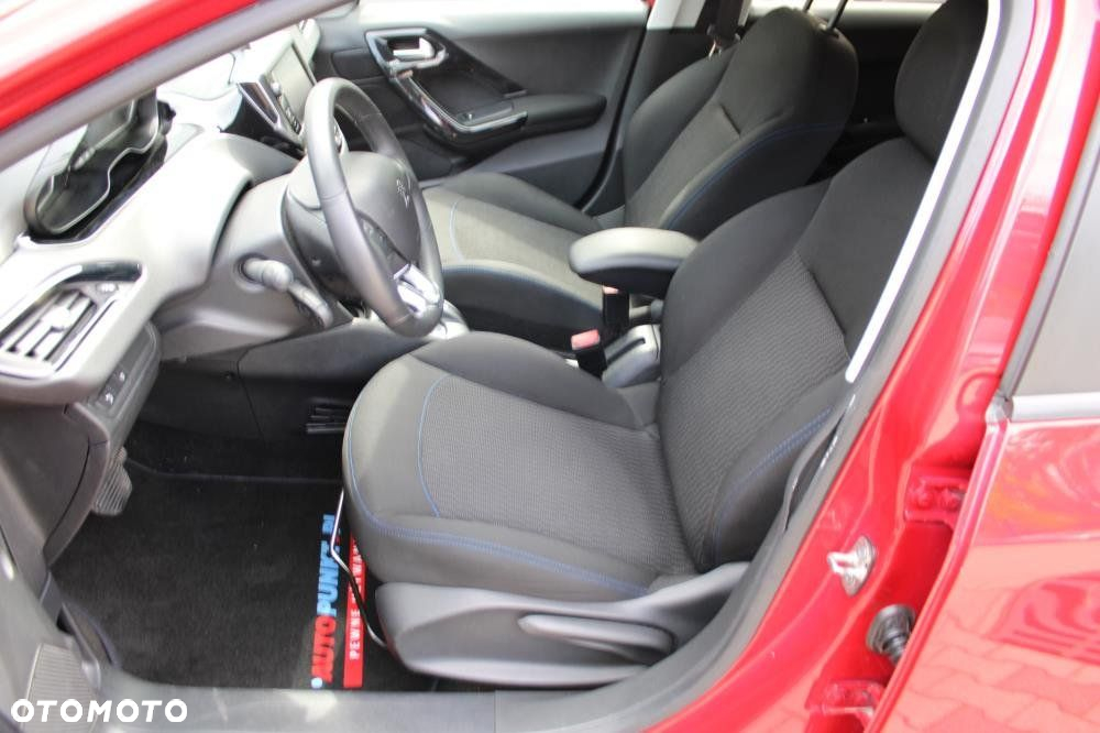 Peugeot 208 - 10