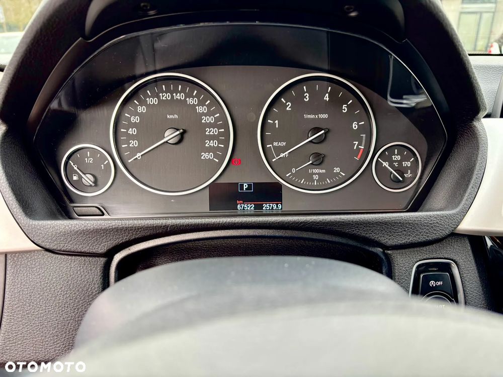 BMW Seria 3 320i xDrive Advantage - 12