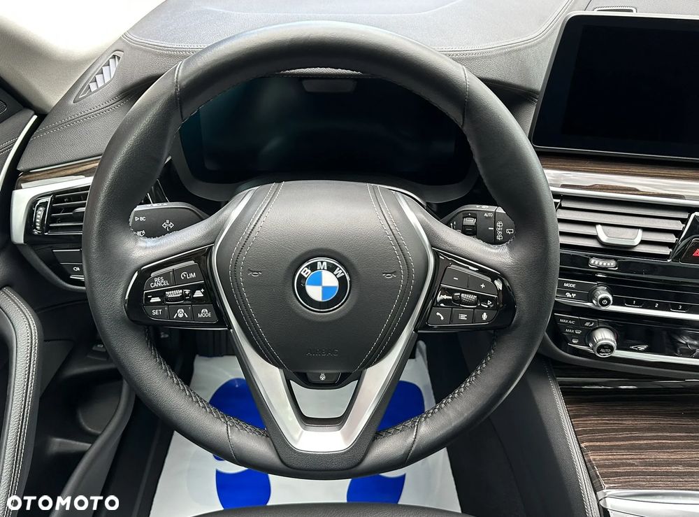BMW Seria 5 530d xDrive mHEV Luxury Line - 28