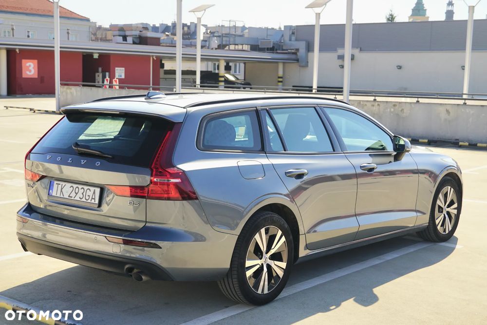 Volvo V60 B3 B DKG Momentum Core - 6