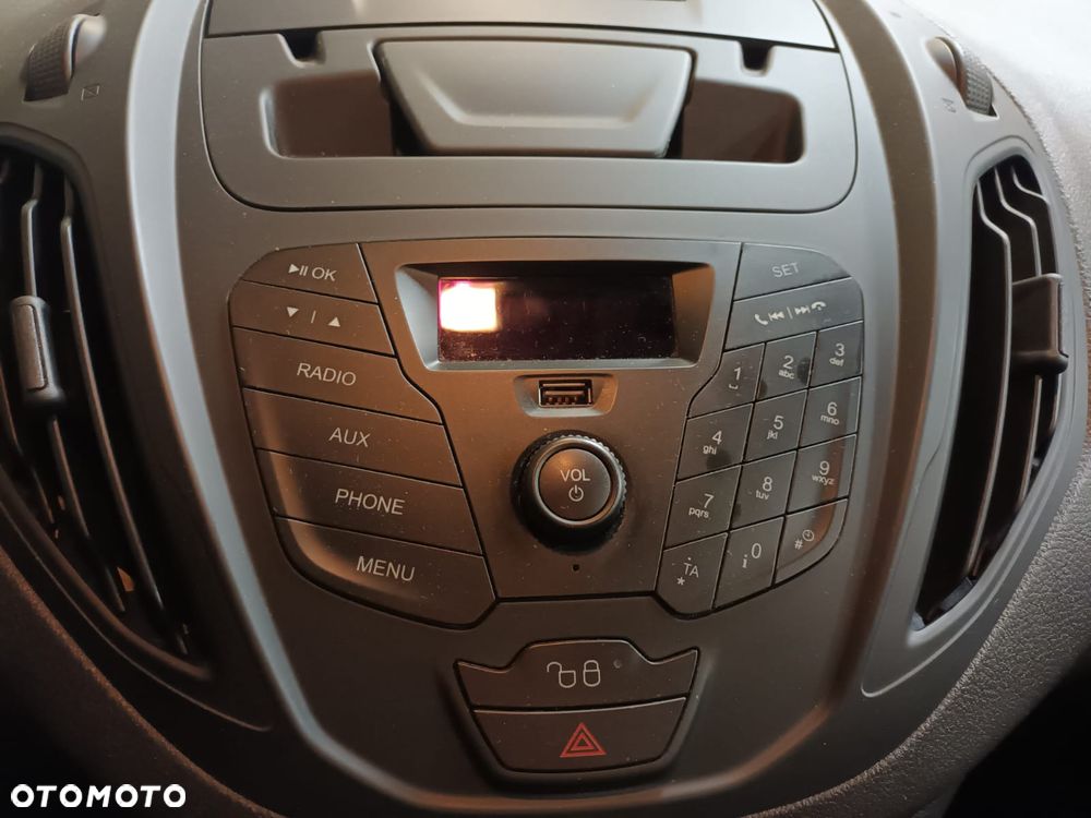Ford Tourneo Courier - 16